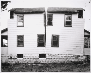 Description: gordon-matta-clark+split+house.jpg